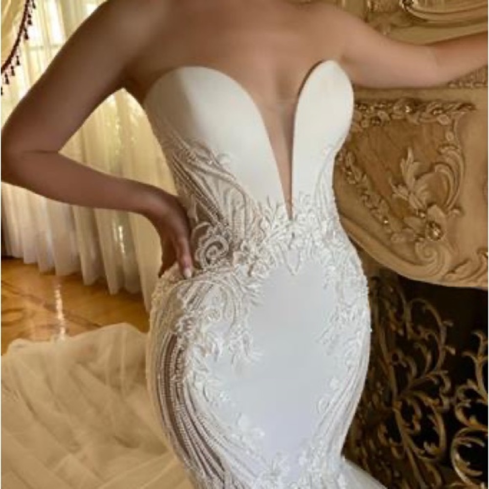 Wedding gown Badgley mishka Erika dress